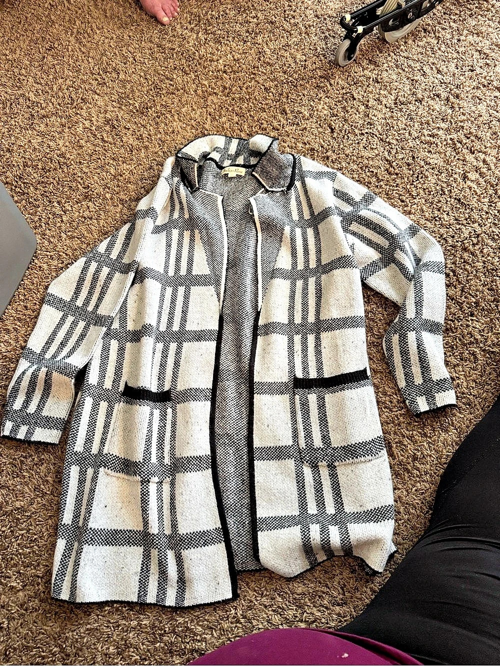 Indigo Rose Black & White Geometric Coat Size 2X Like New